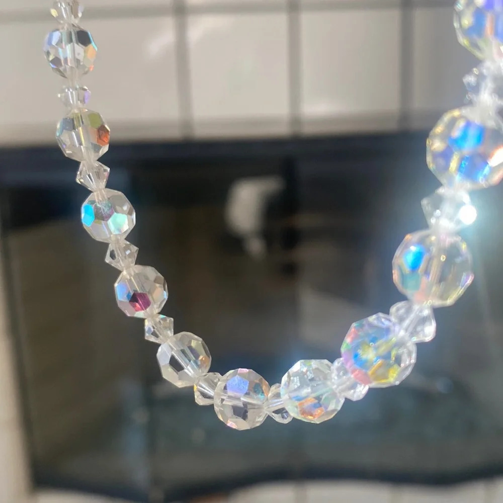 Magical Vintage Glass Crystal Beaded Necklace - Picture 3 of 7